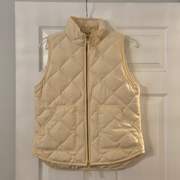 J. Crew Jackets & Blazers - J.Crew Puffer Vest size S BNWOT length 25” bust 36” color cream